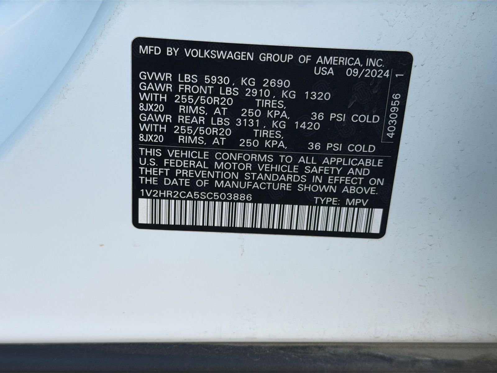 Used 2025 Volkswagen Atlas SE AWD/4WD image 32