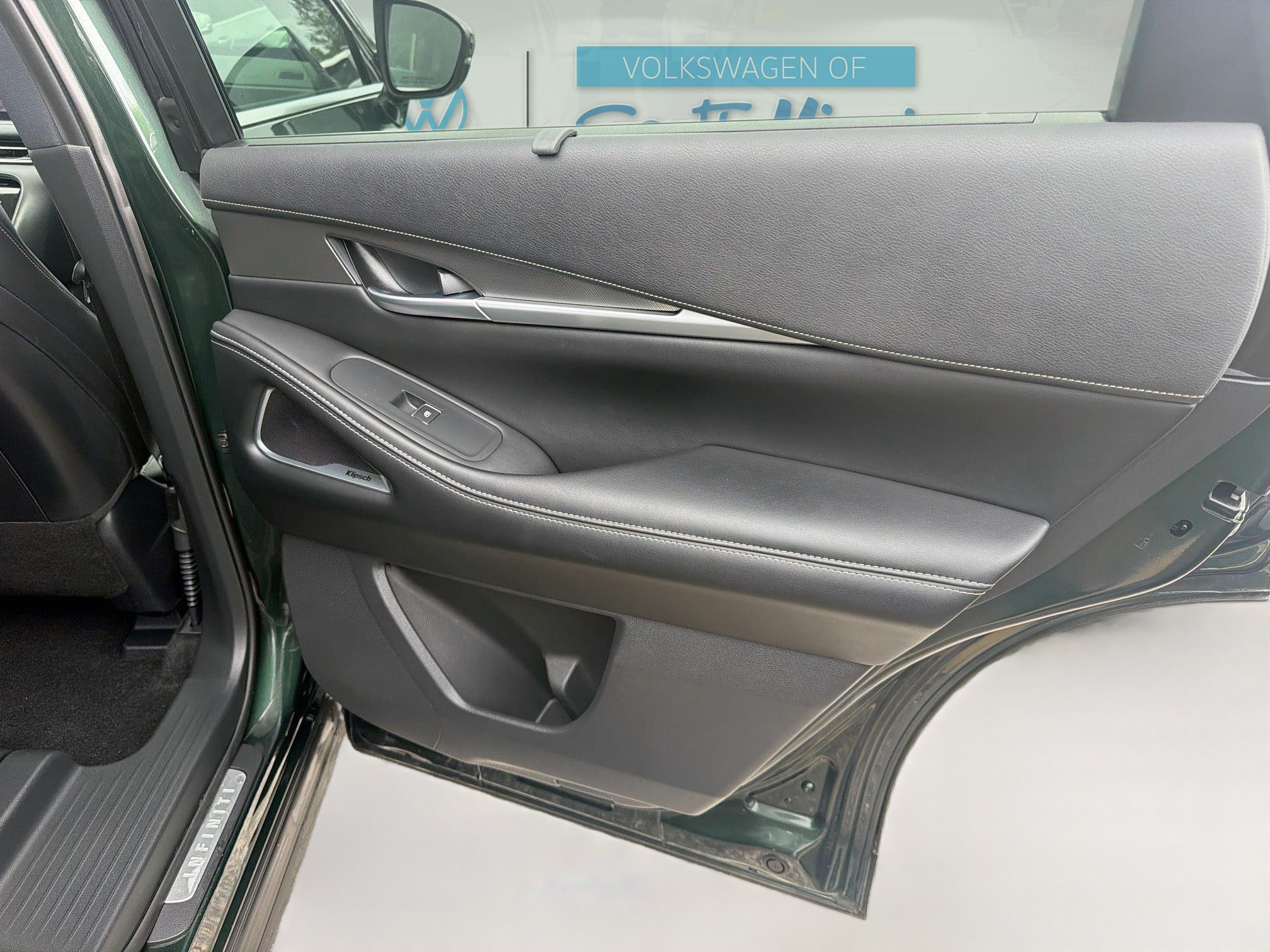 Used 2026 INFINITI QX60 Luxe w/ Family Package FWD image 31