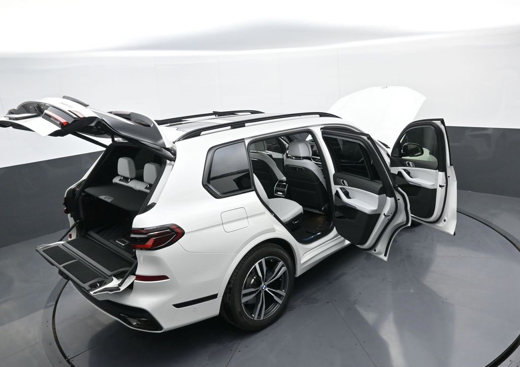 Used 2026 BMW X7 xDrive40i w/ M Sport Package image 45