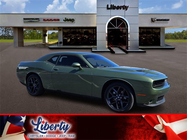 Used 2022 Dodge Challenger SXT w/ Blacktop Package