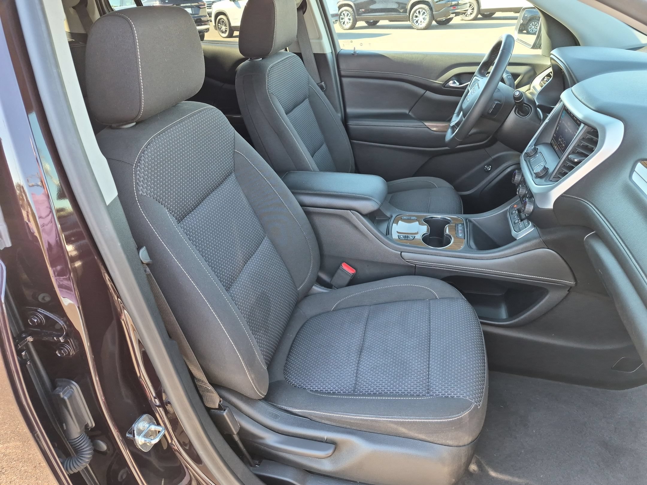 Used 2020 GMC Acadia SLE w/ Driver Convenience Package FWD image 28