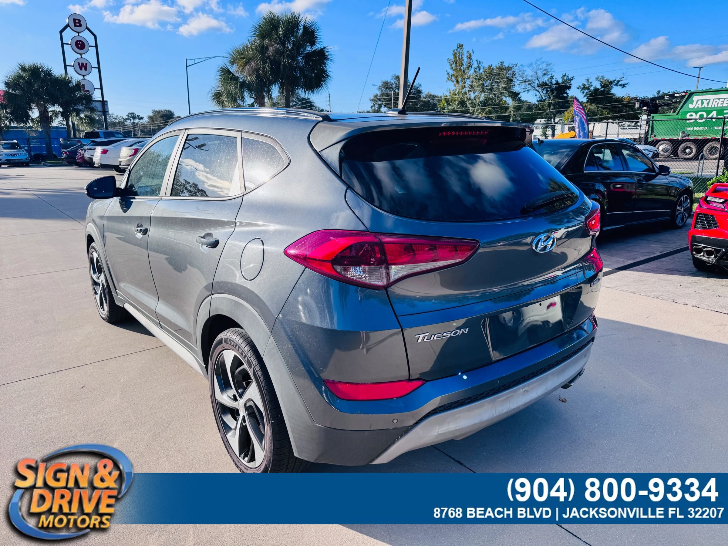 Used 2017 Hyundai Tucson SE Plus AWD/4WD image 4