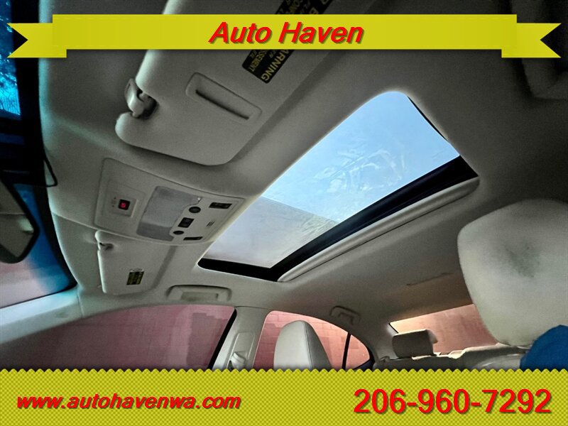 Used 2014 Lexus ES 300h w/ Luxury Package w/Bamboo Trim FWD image 11