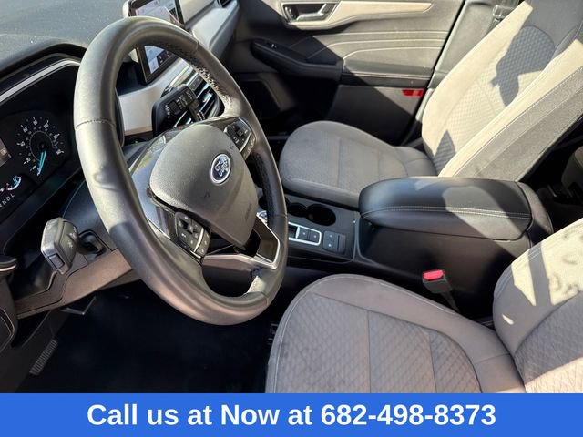 Used 2022 Ford Escape SE w/ SE Sport Appearance Package image 19