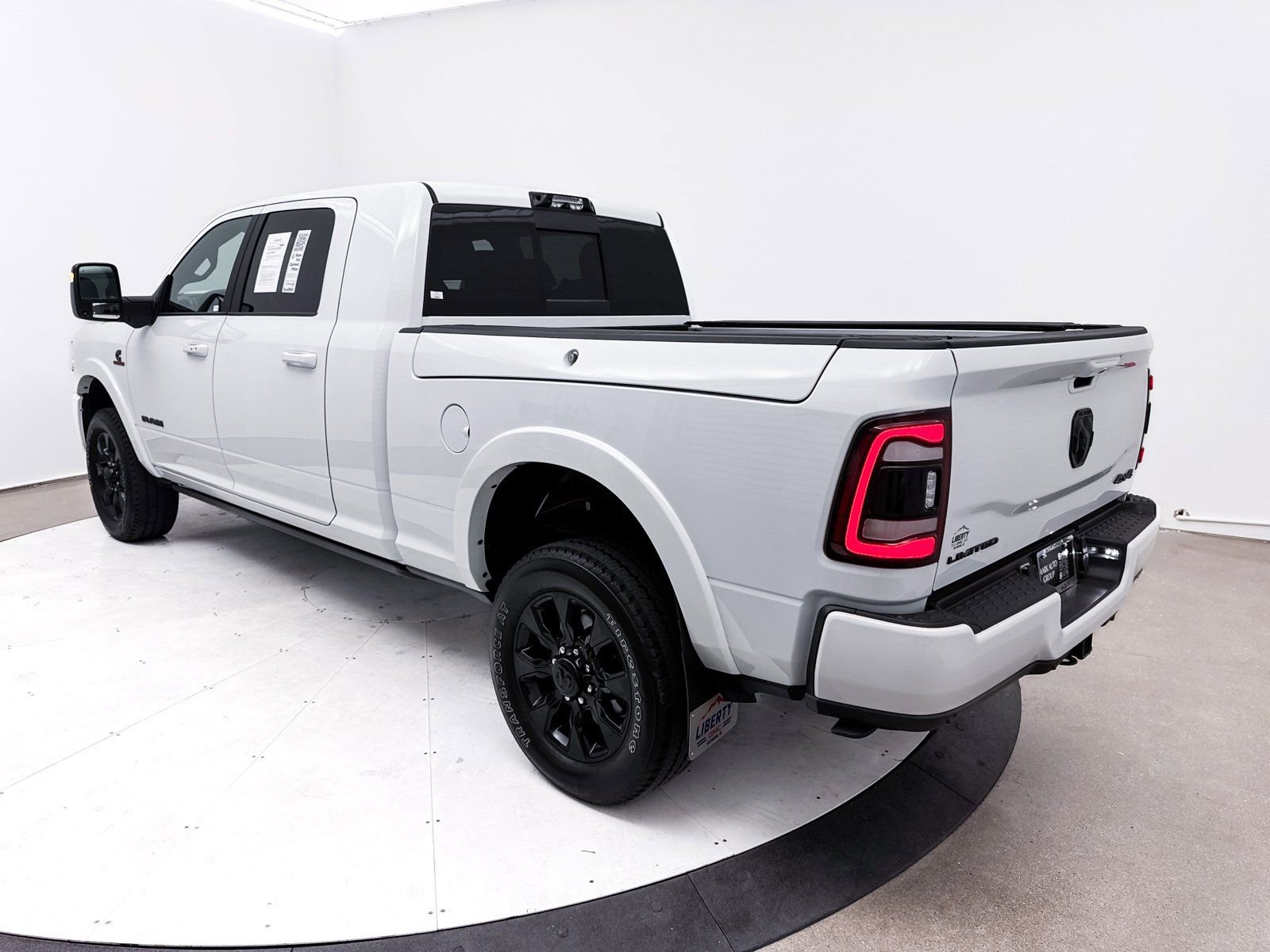 Used 2023 RAM 2500 Limited image 17