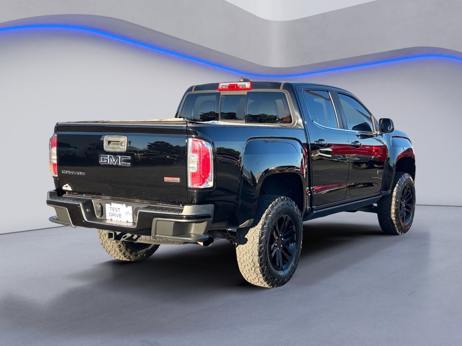 Used 2017 GMC Canyon SLE w/ All Terrain X Package image 10