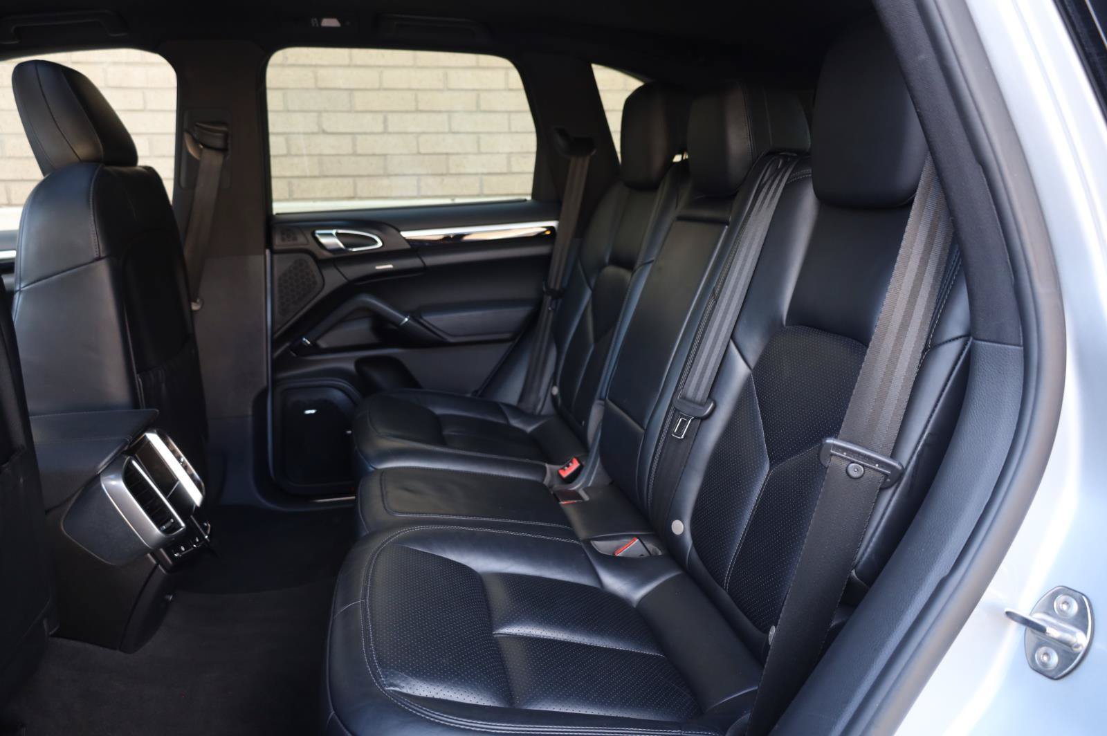 Used 2016 Porsche Cayenne AWD/4WD image 20