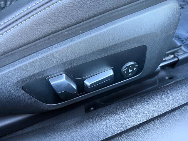 Used 2024 BMW M440i Convertible w/ Premium Package image 24