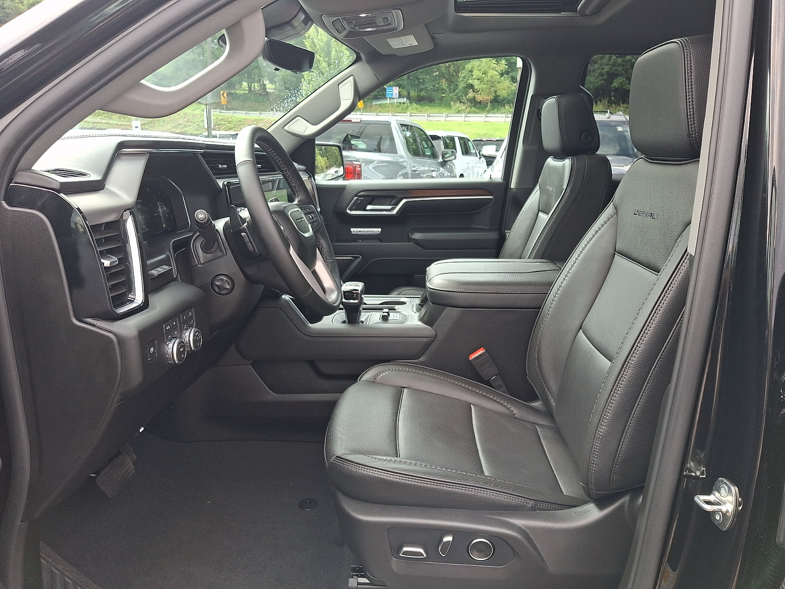 Used 2026 GMC Sierra 1500 Denali w/ Denali Reserve Package AWD/4WD image 14