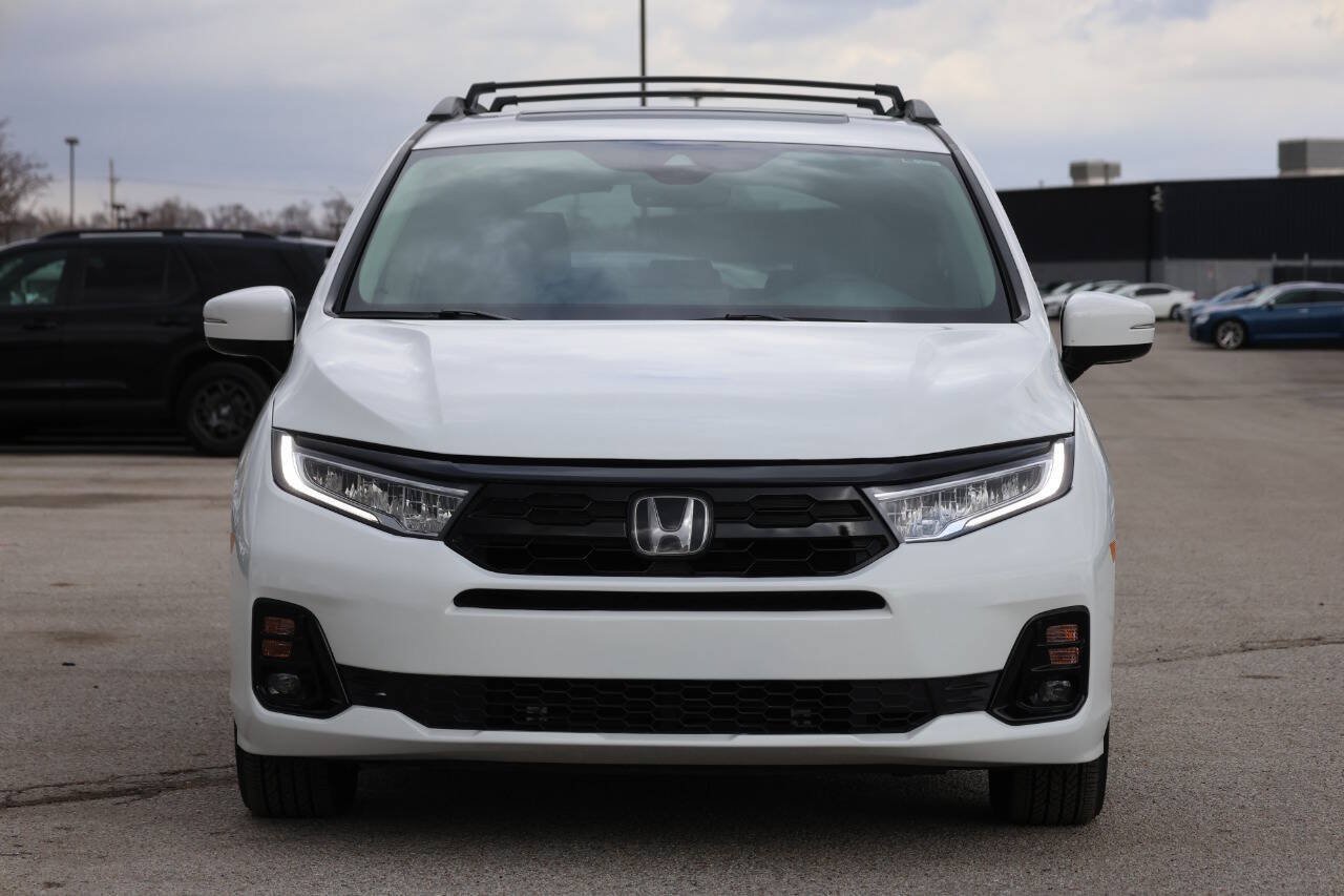 Used 2025 Honda Odyssey Elite image 2