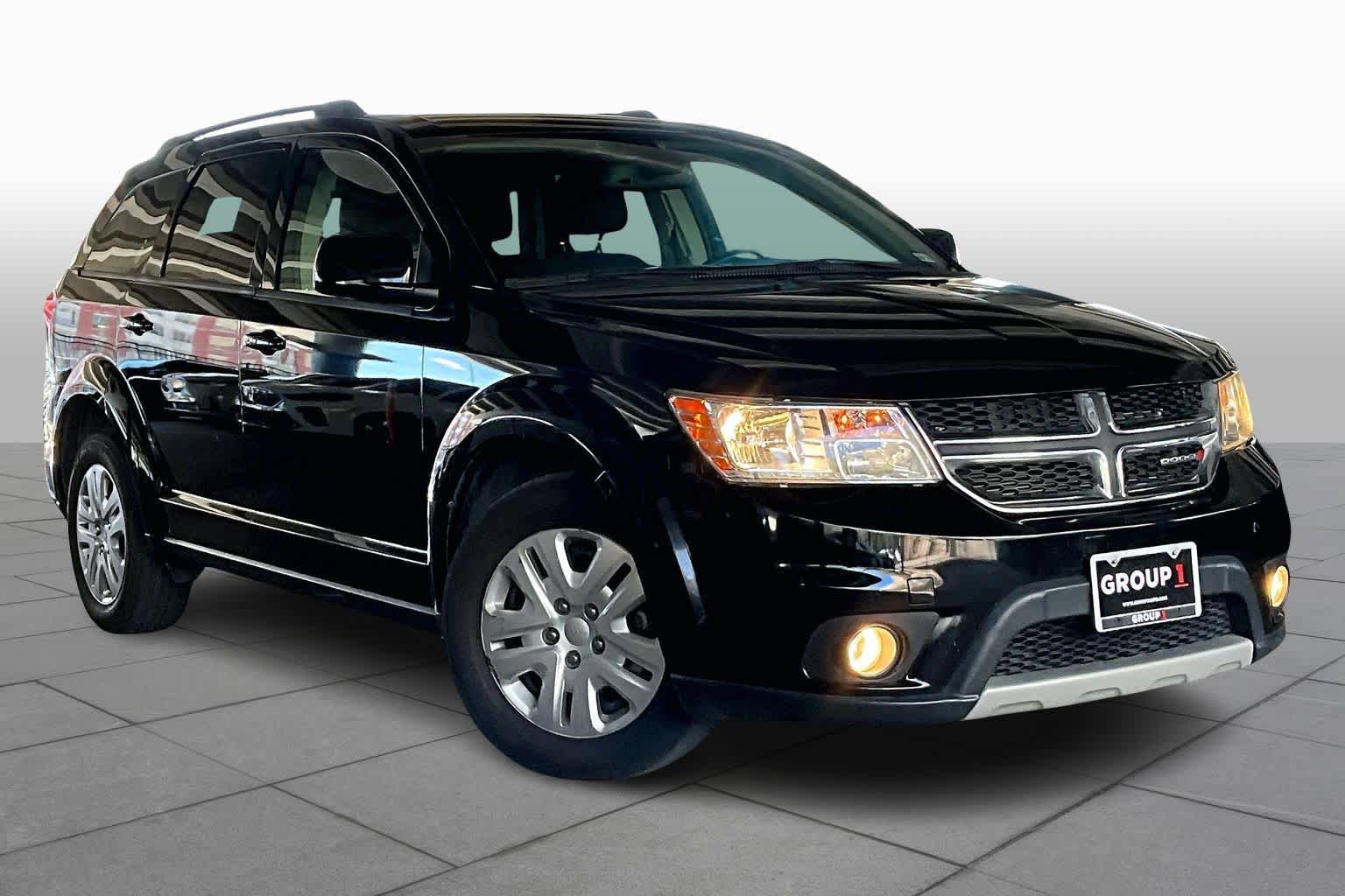 Used 2019 Dodge Journey SE image 2
