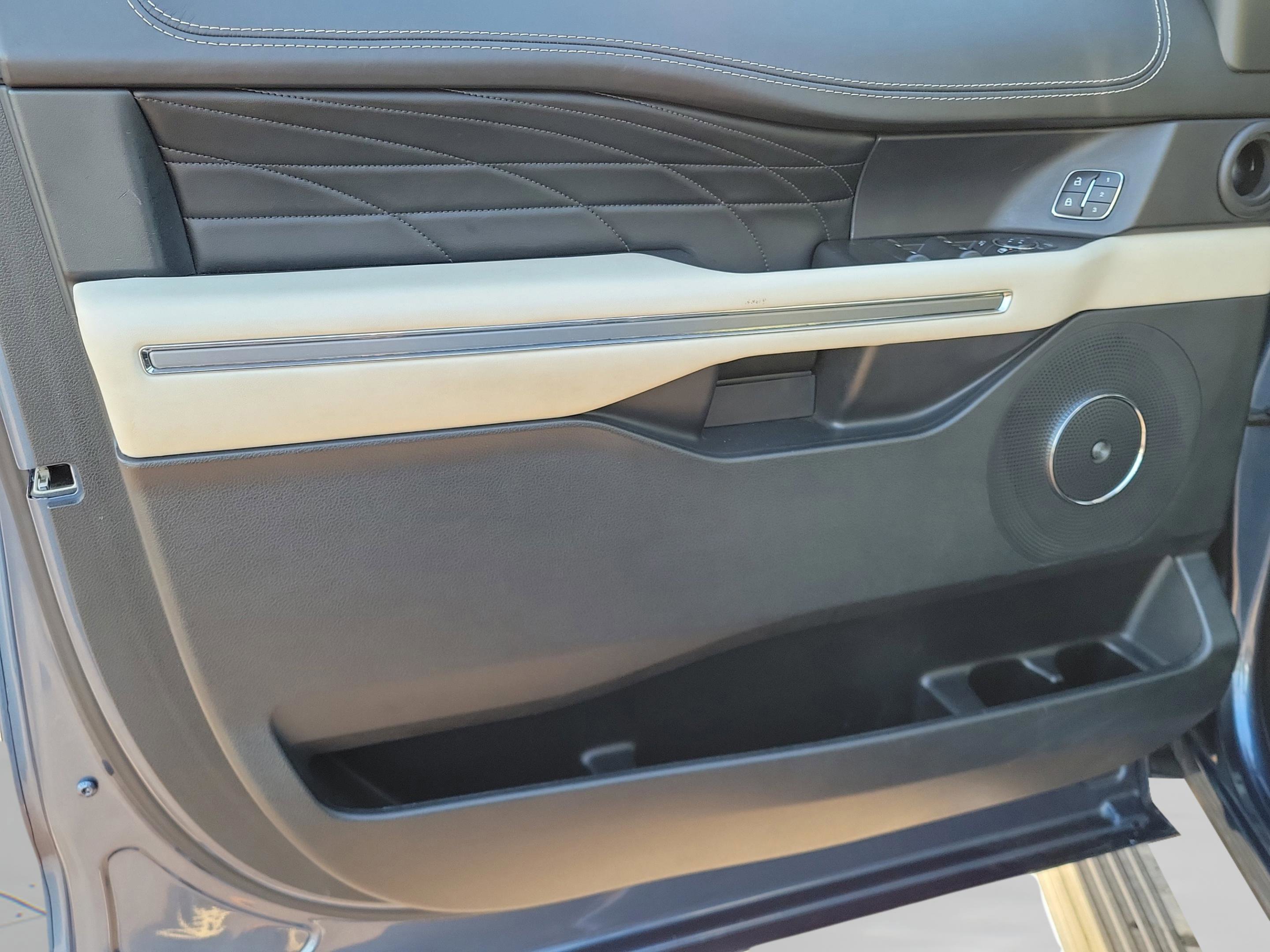 Used 2020 Ford Expedition Platinum image 22