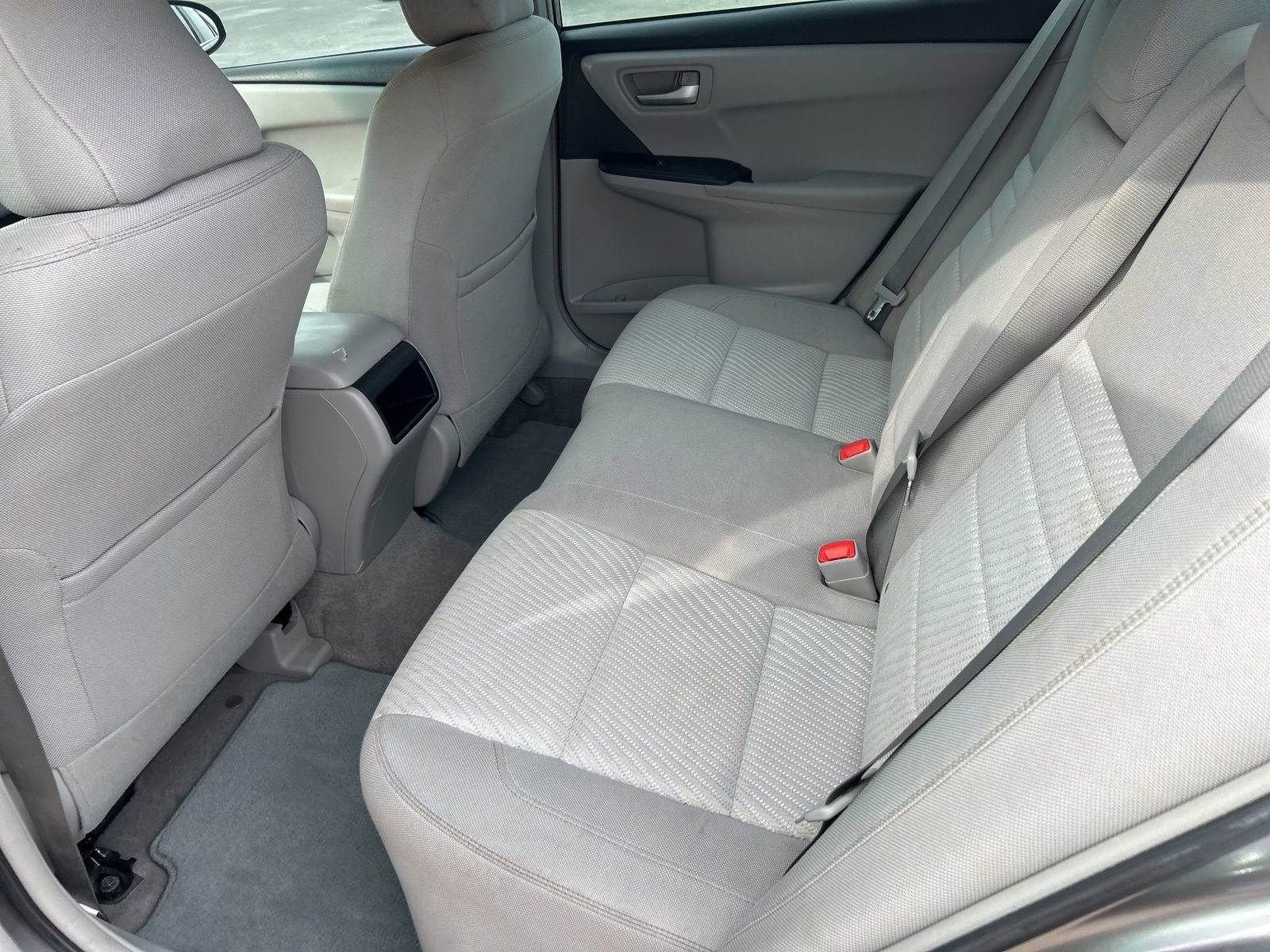 Used 2017 Toyota Camry LE image 9