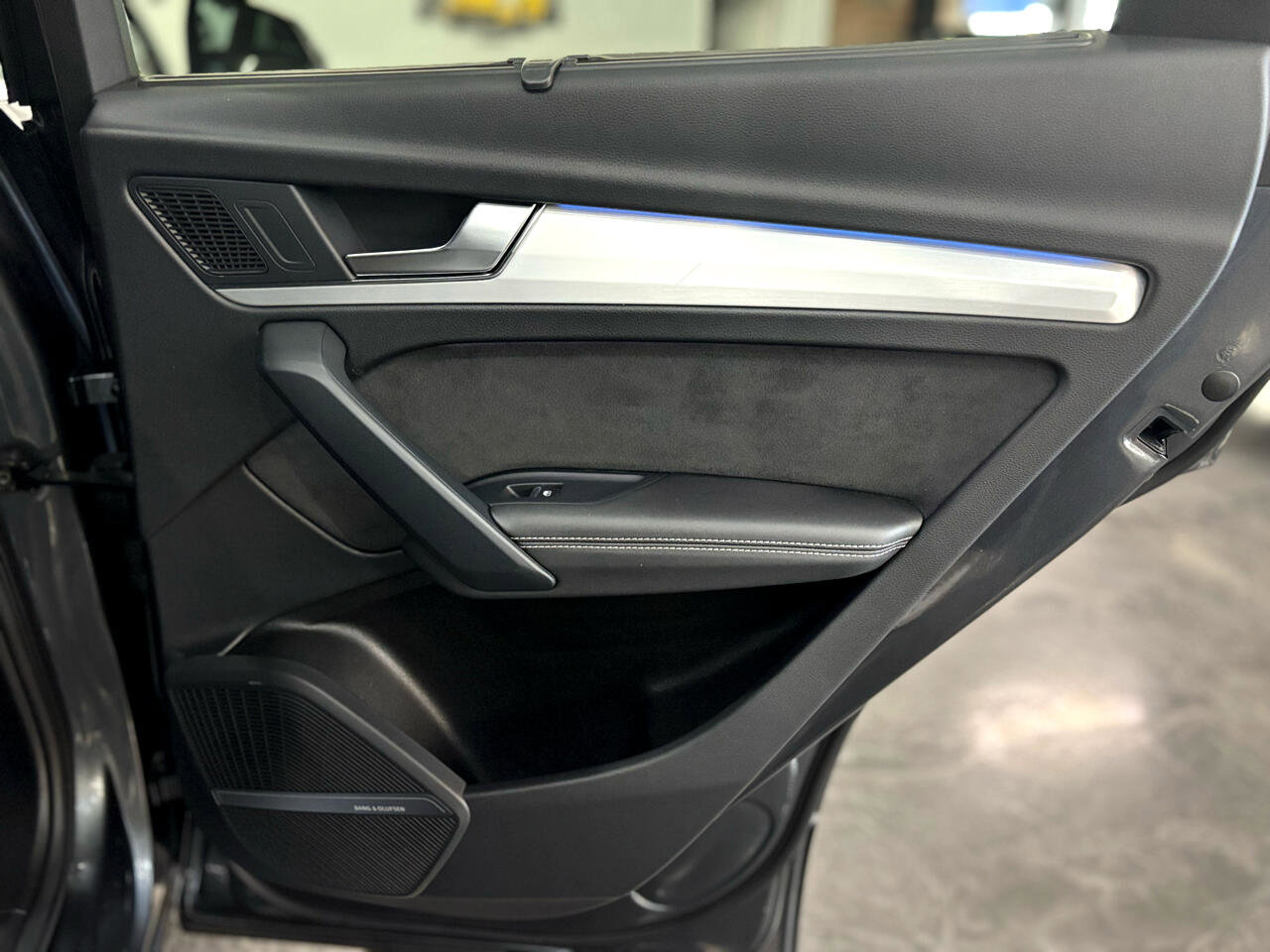 Used 2022 Audi Q5 e Prestige w/ Prestige Package image 38