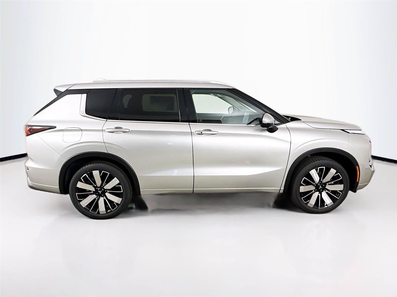 New 2026 Mitsubishi Outlander SEL FWD image 31