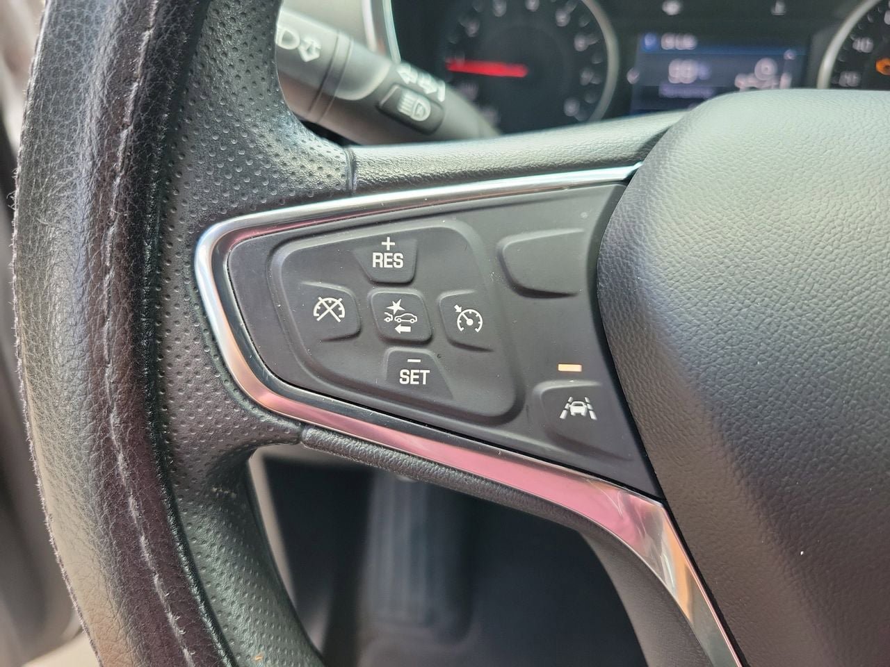 Used 2021 Chevrolet Equinox LT FWD image 19