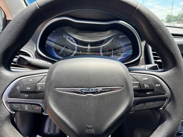 Used 2015 Chrysler 200 Limited FWD image 16