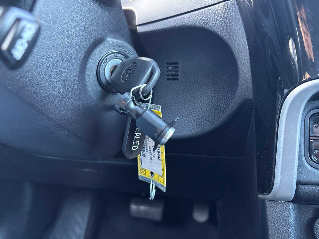 Used 2019 Toyota Corolla LE FWD image 32