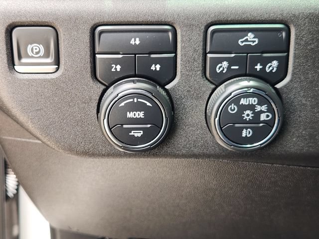 Used 2024 Chevrolet Silverado 2500 LT AWD/4WD image 20