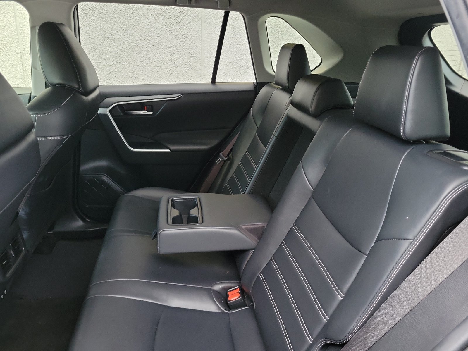 Used 2019 Toyota RAV4 XLE Premium FWD image 13