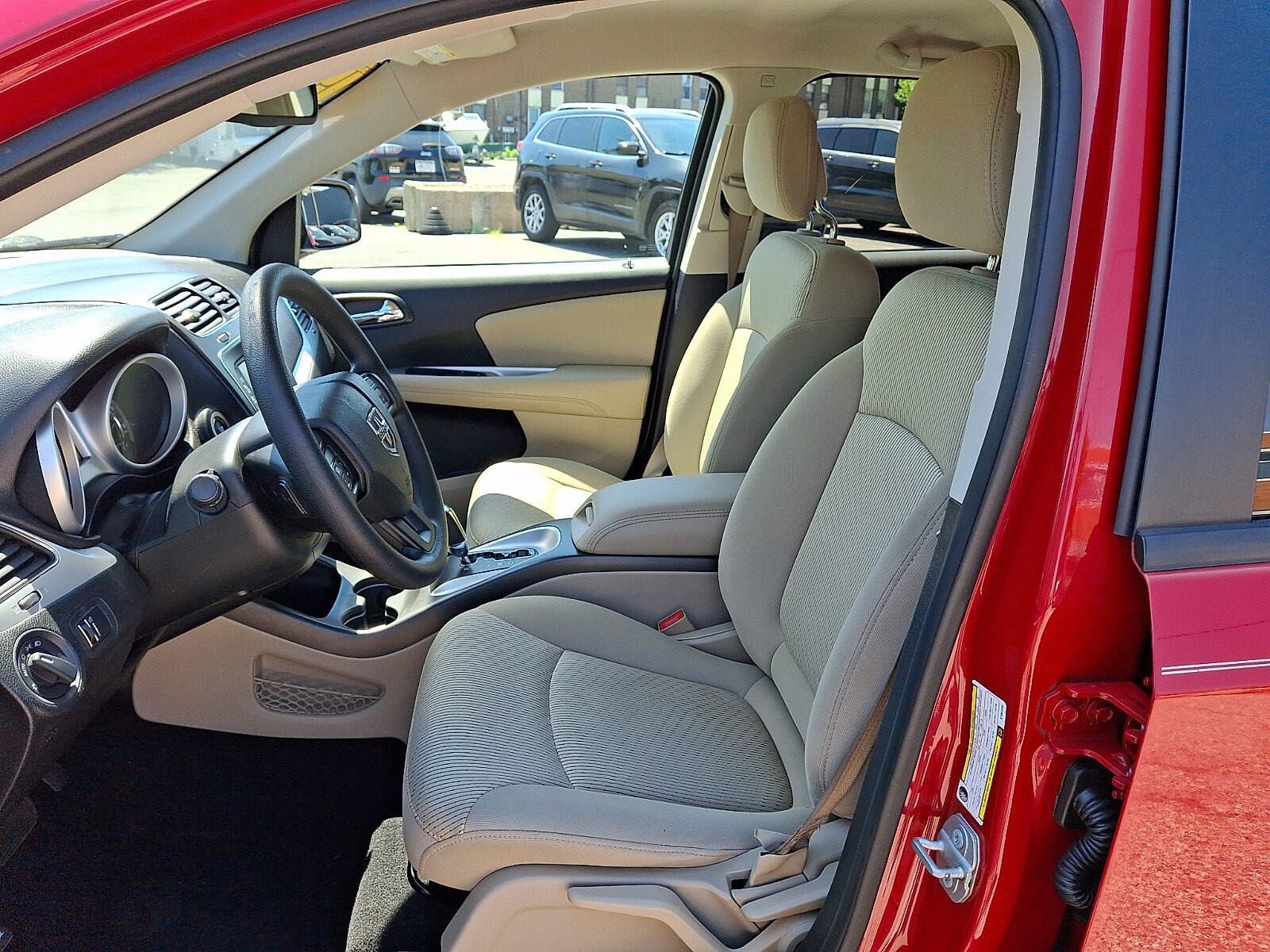 Used 2019 Dodge Journey SE FWD image 12