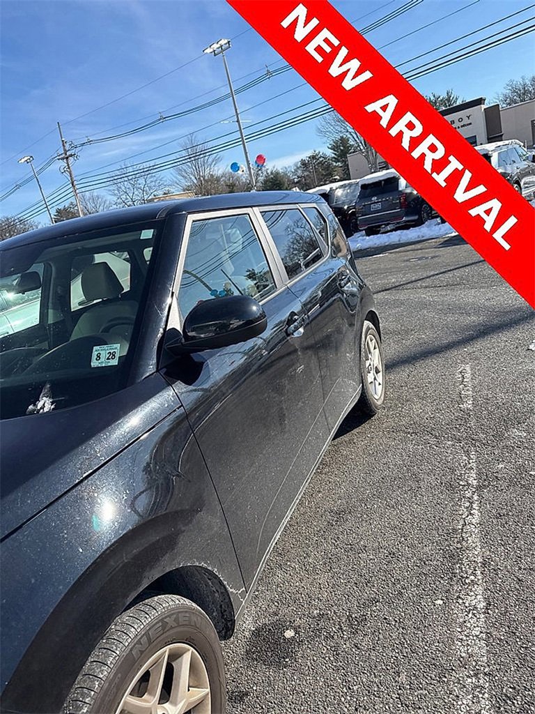 Used 2023 Kia Soul LX w/ Option Group 015 image 1
