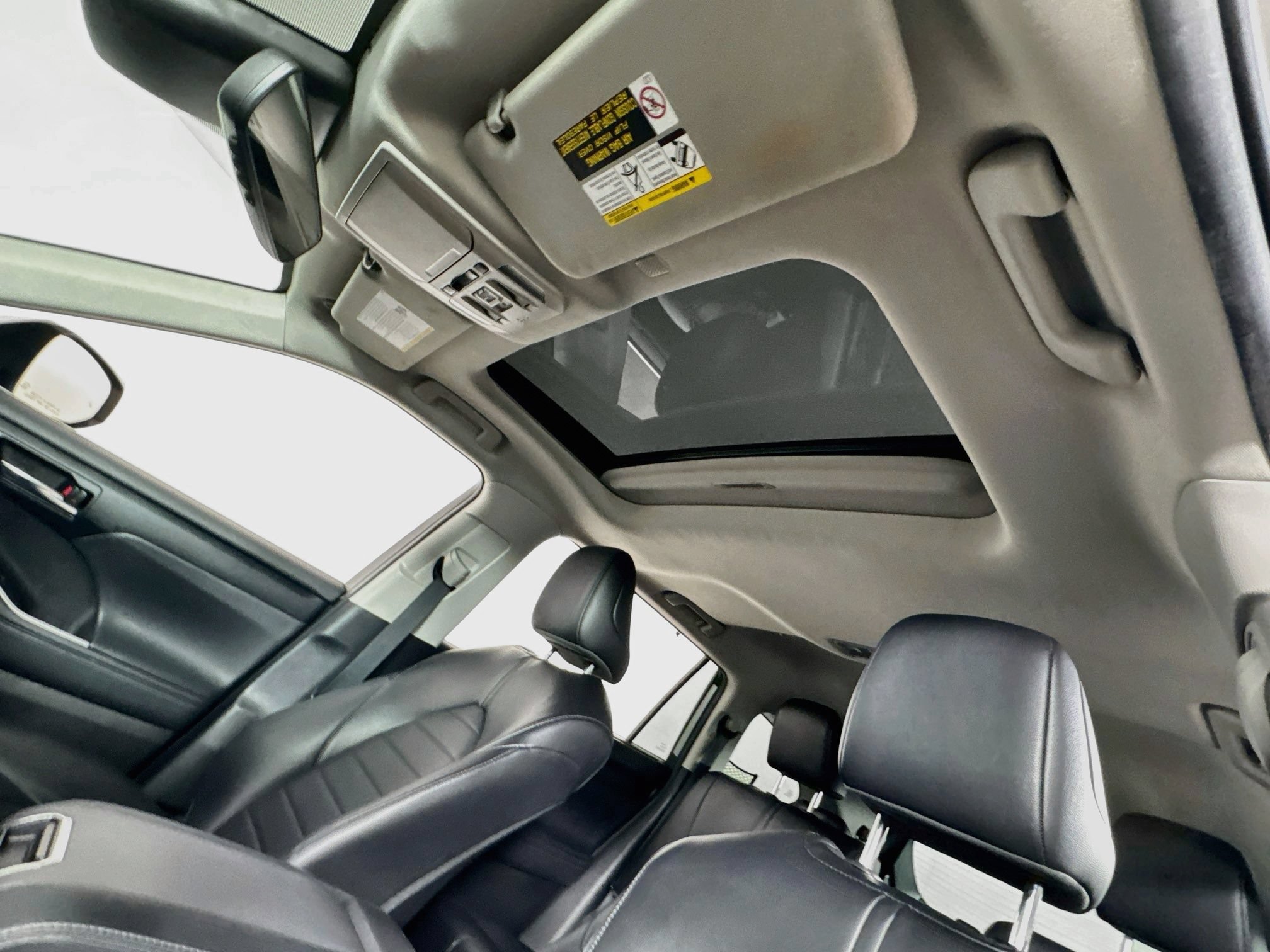Used 2022 Toyota Highlander XLE AWD/4WD image 15