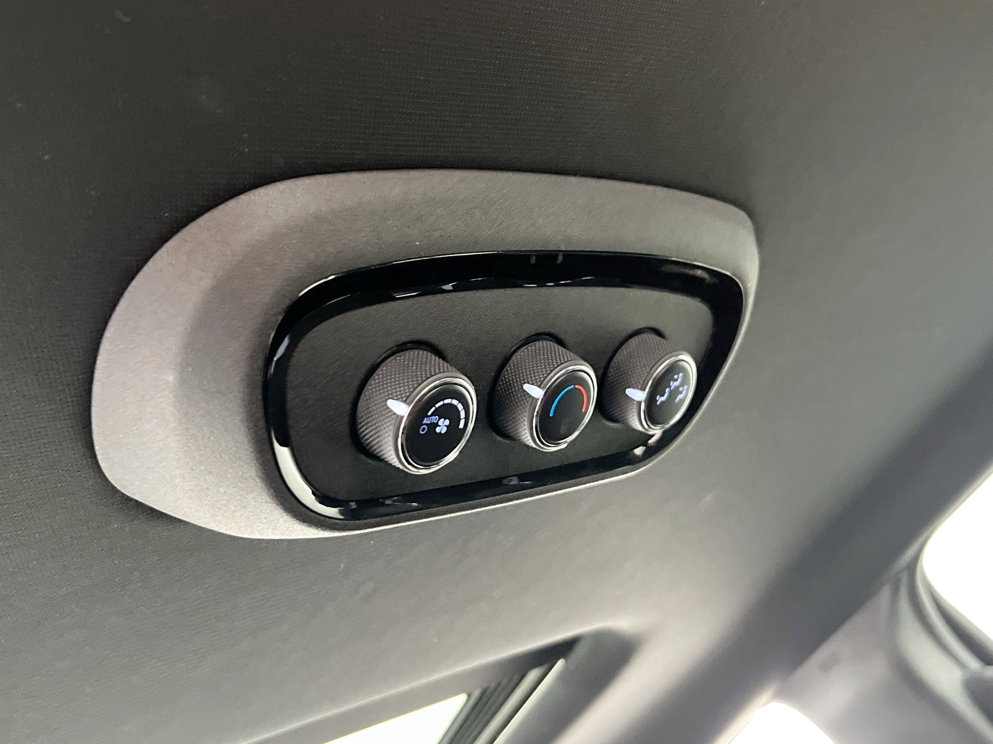 Used 2022 Dodge Durango R/T w/ Blacktop Package image 26