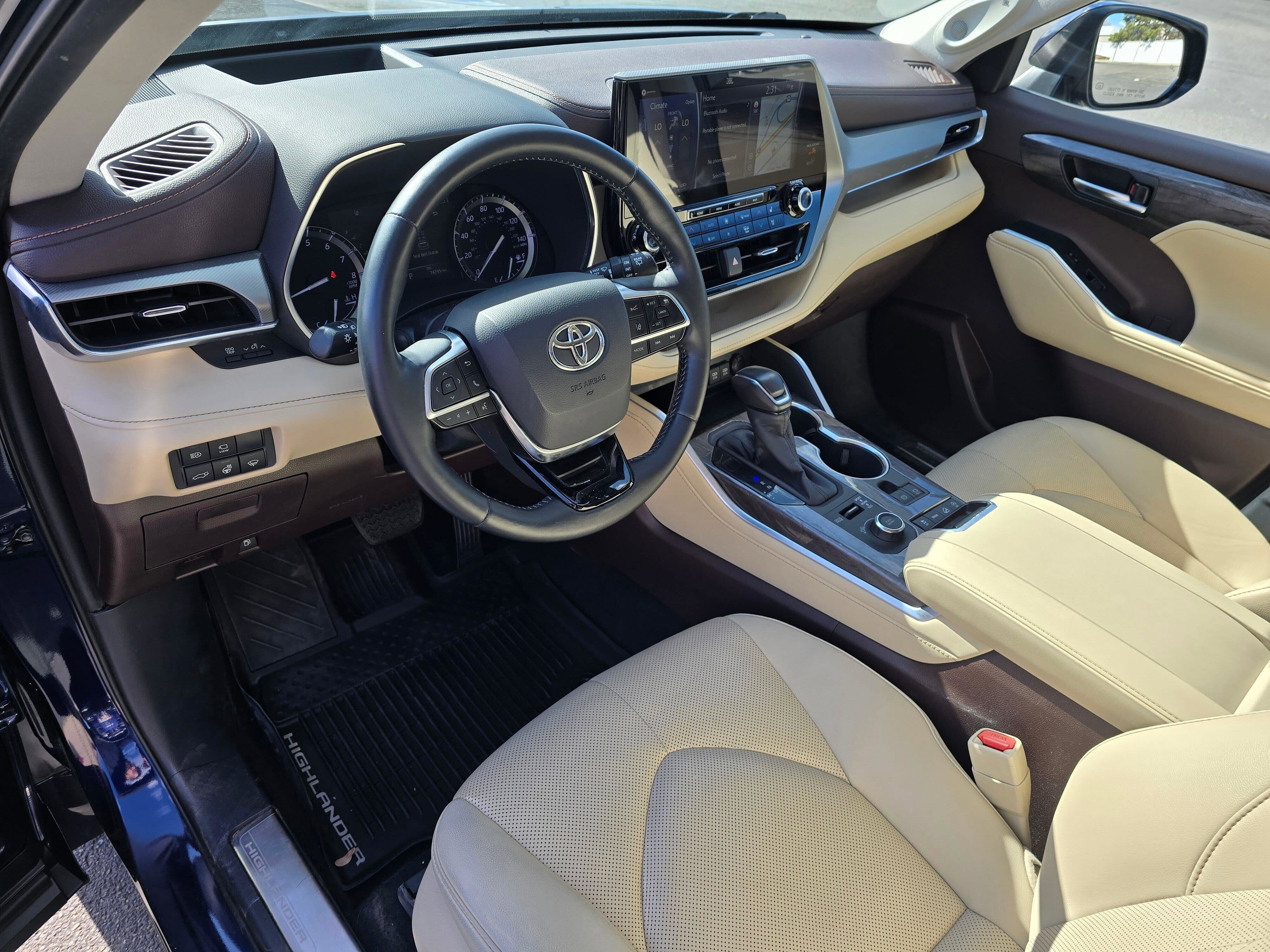 Used 2020 Toyota Highlander Platinum image 2