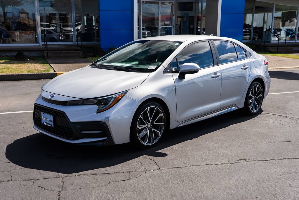Used 2021 Toyota Corolla SE FWD image 2
