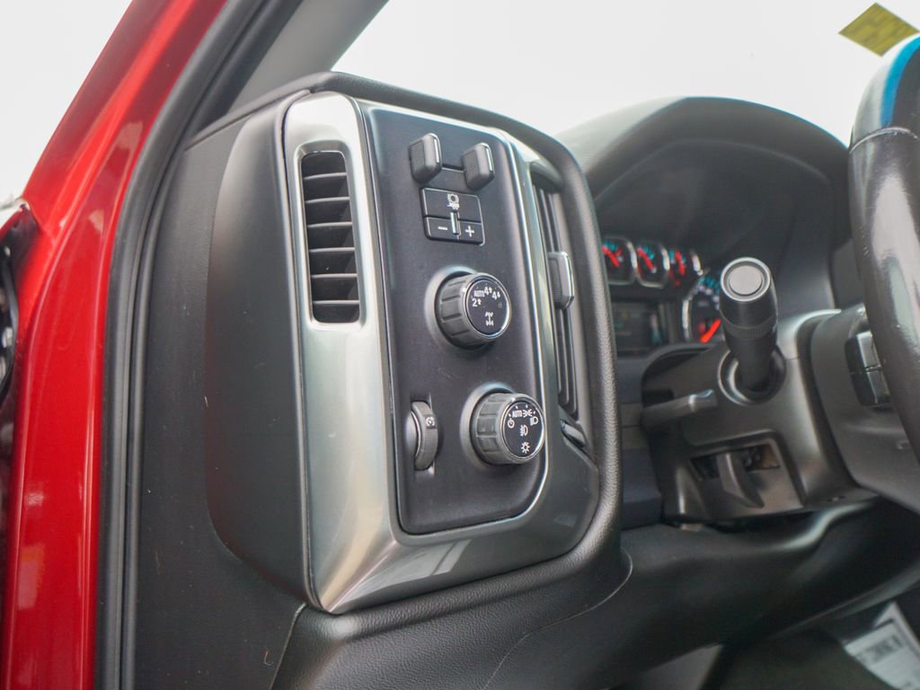 Used 2018 Chevrolet Silverado 1500 LT w/ All Star Edition image 18