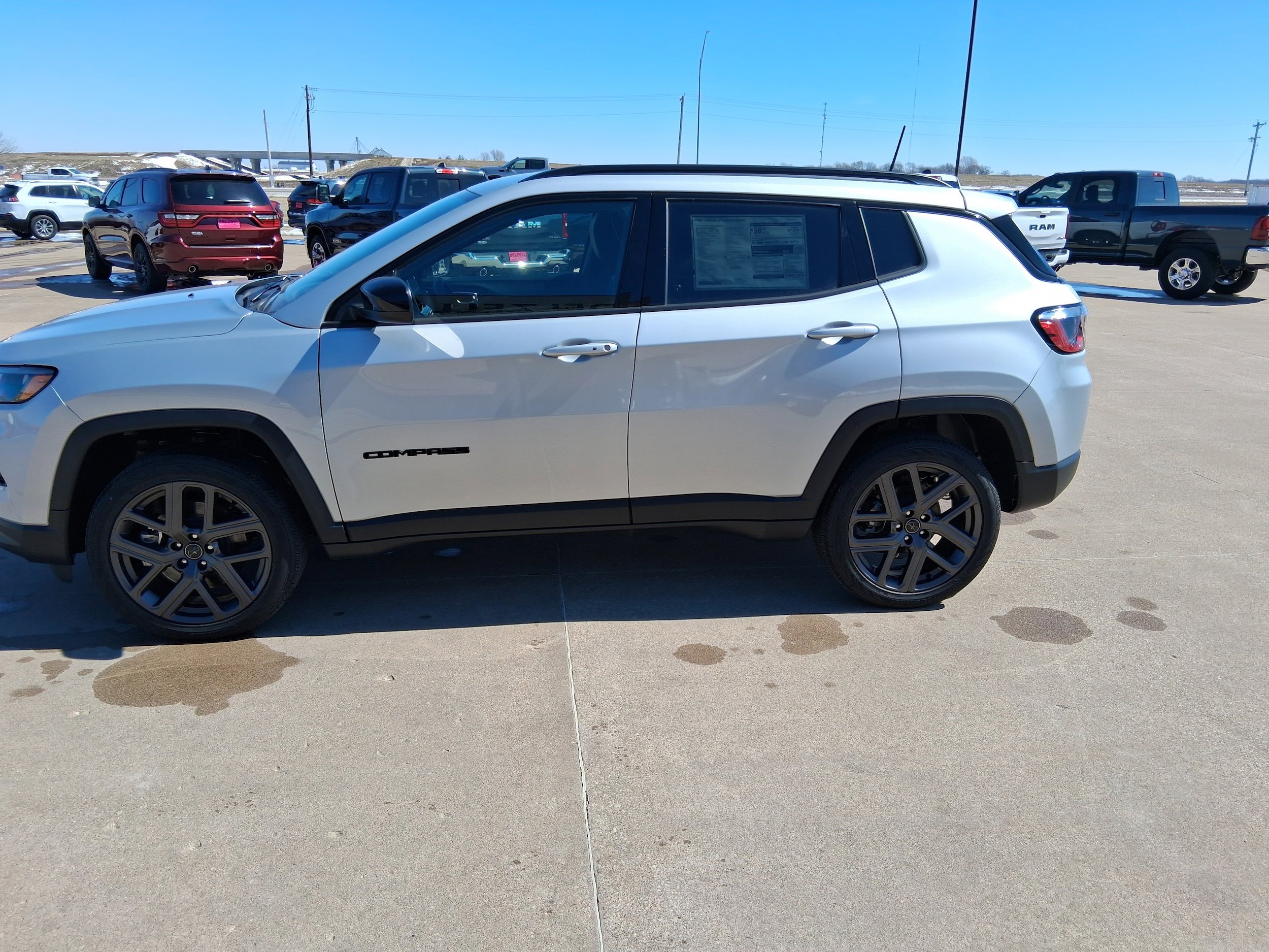 New 2026 Jeep Compass Latitude image 3