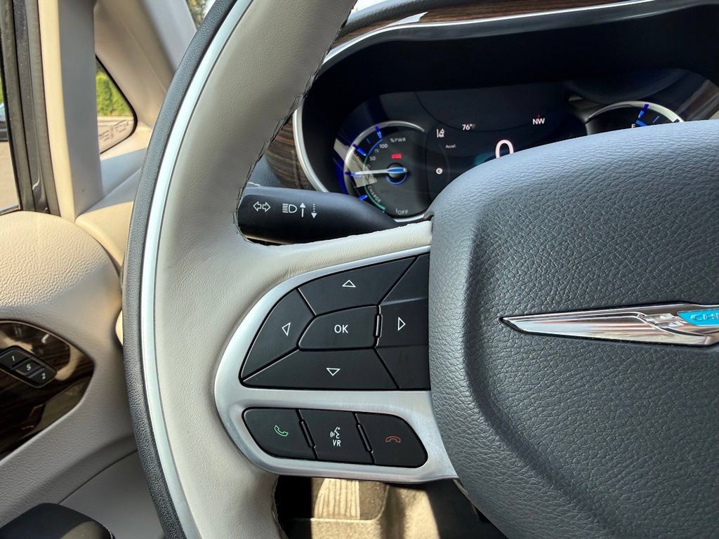Used 2021 Chrysler Pacifica Limited w/ Premium & Safety Sphere Group FWD image 27