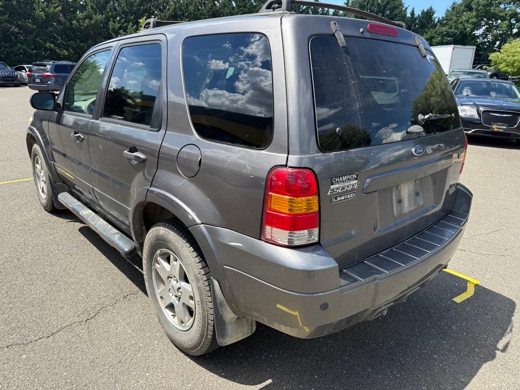 Used 2005 Ford Escape Limited AWD/4WD image 3