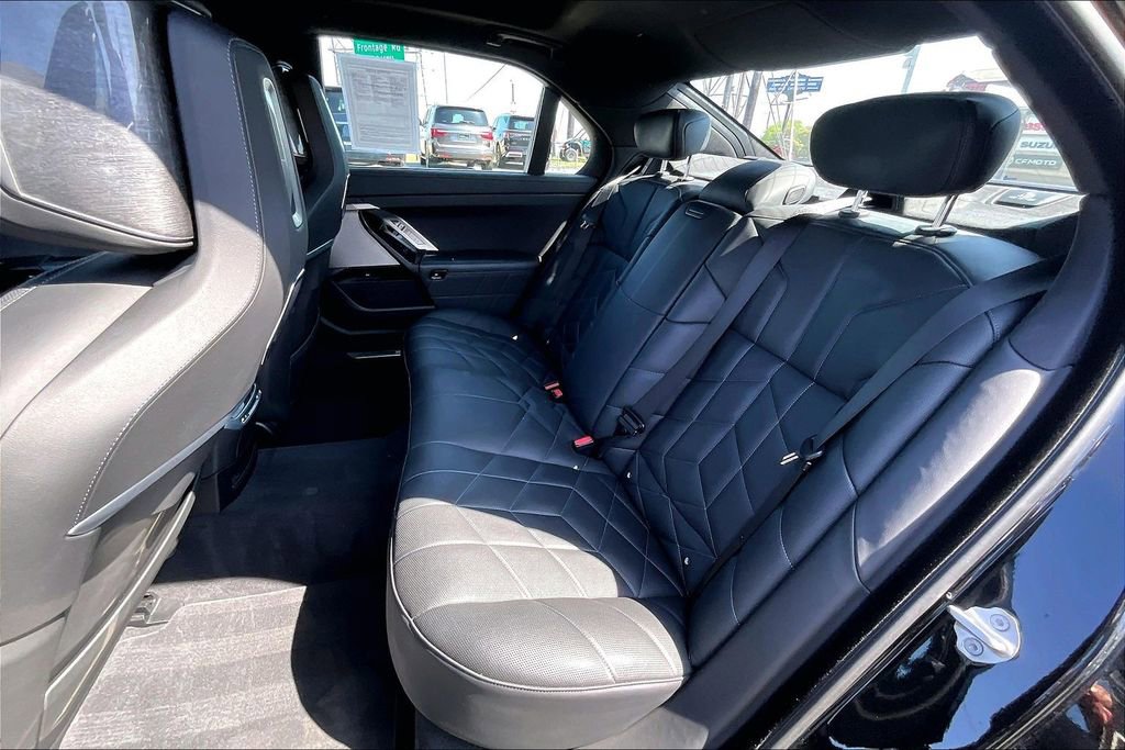 Used 2024 BMW 740i RWD image 36