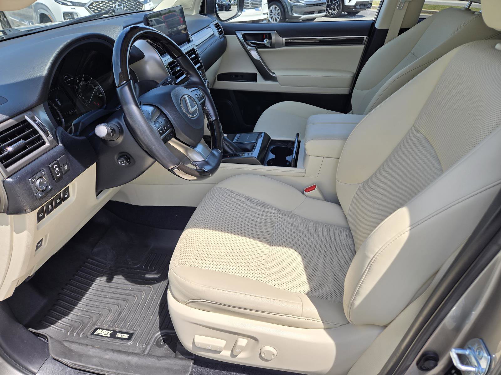 Used 2022 Lexus GX 460 Premium w/ Premium Package AWD/4WD image 15