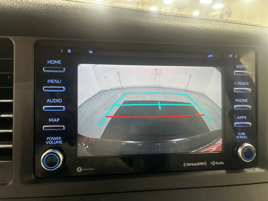 Used 2020 Toyota Sienna XLE Premium w/ Carpet Mat Package FWD image 34