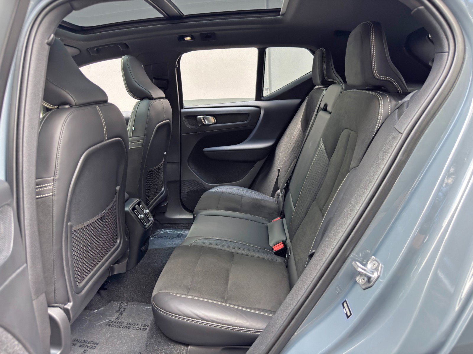 Used 2021 Volvo XC40 P8 Recharge w/ Advanced Package AWD/4WD image 39