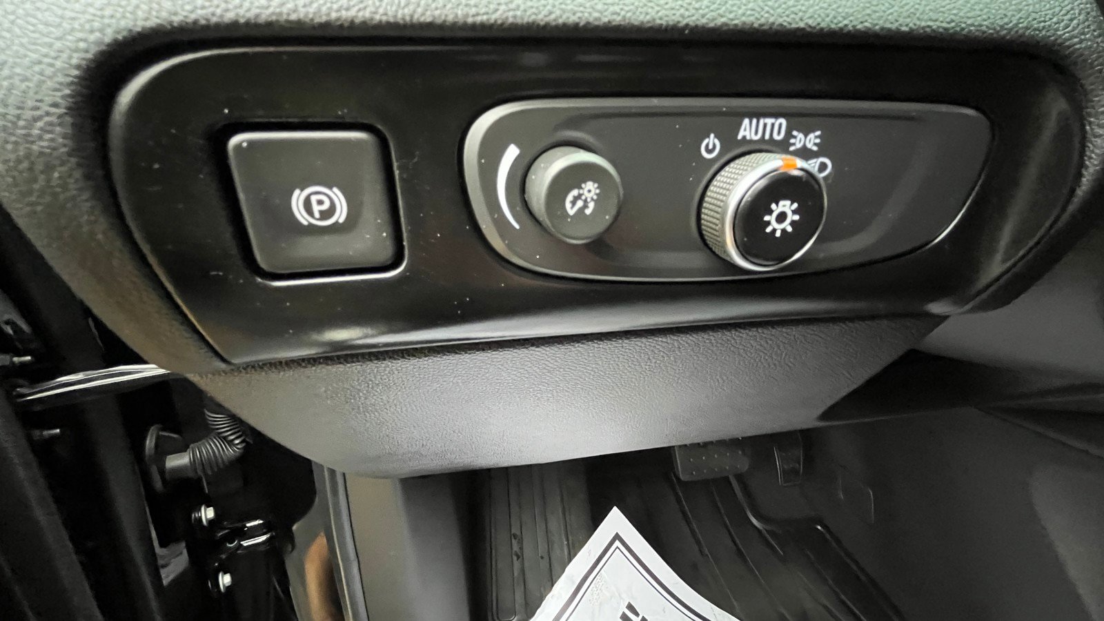 Used 2021 Buick Enclave Avenir w/ Avenir Technology Package AWD/4WD image 12