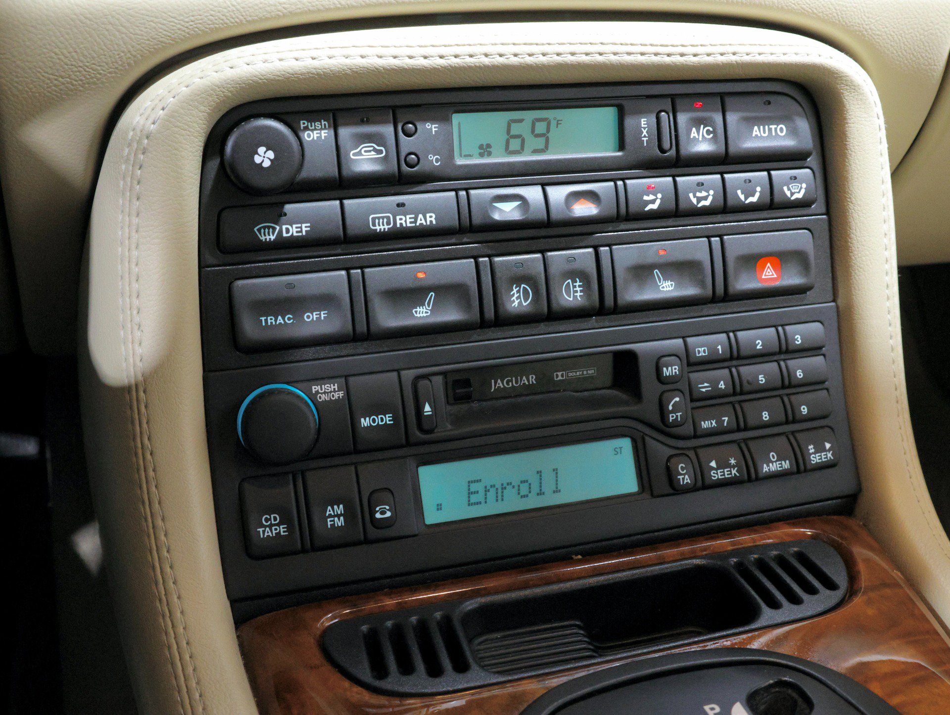 Used 2002 Jaguar XK8 Coupe image 79