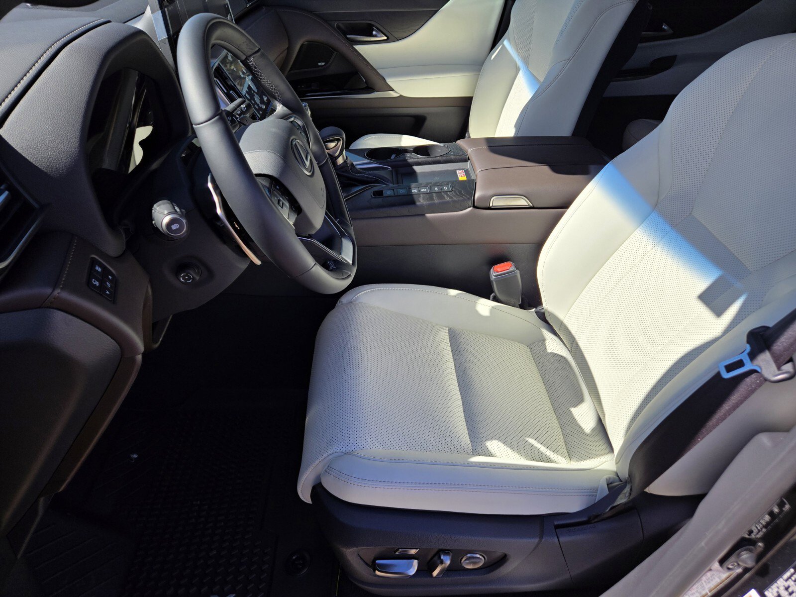 New 2026 Lexus LX 600 4WD w/ Luxury Package image 6