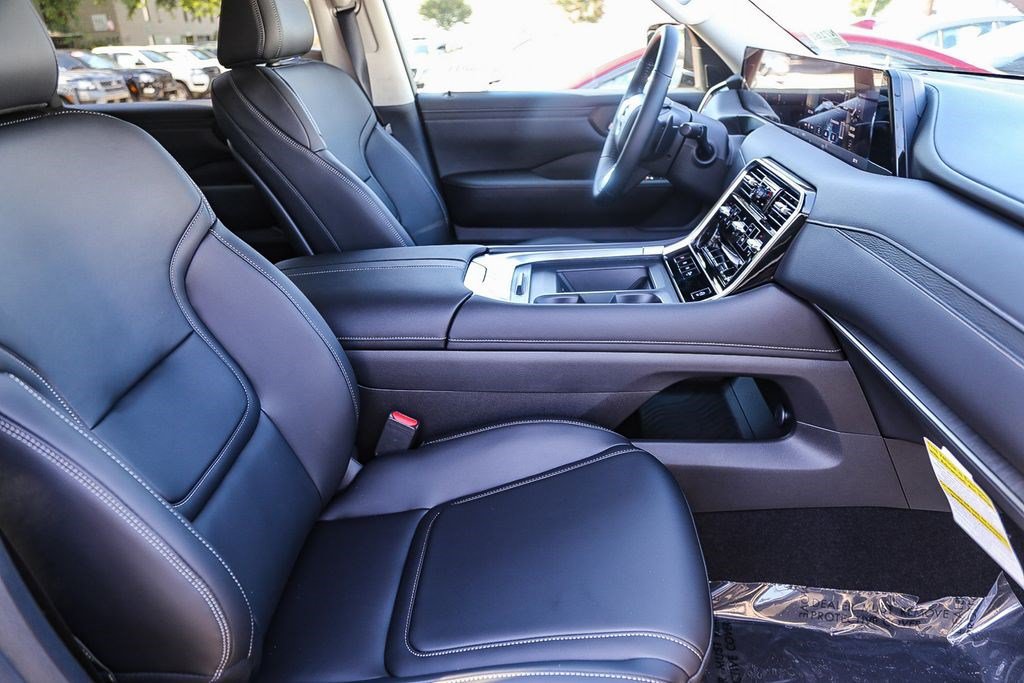 New 2025 Nissan Armada SV AWD/4WD image 18