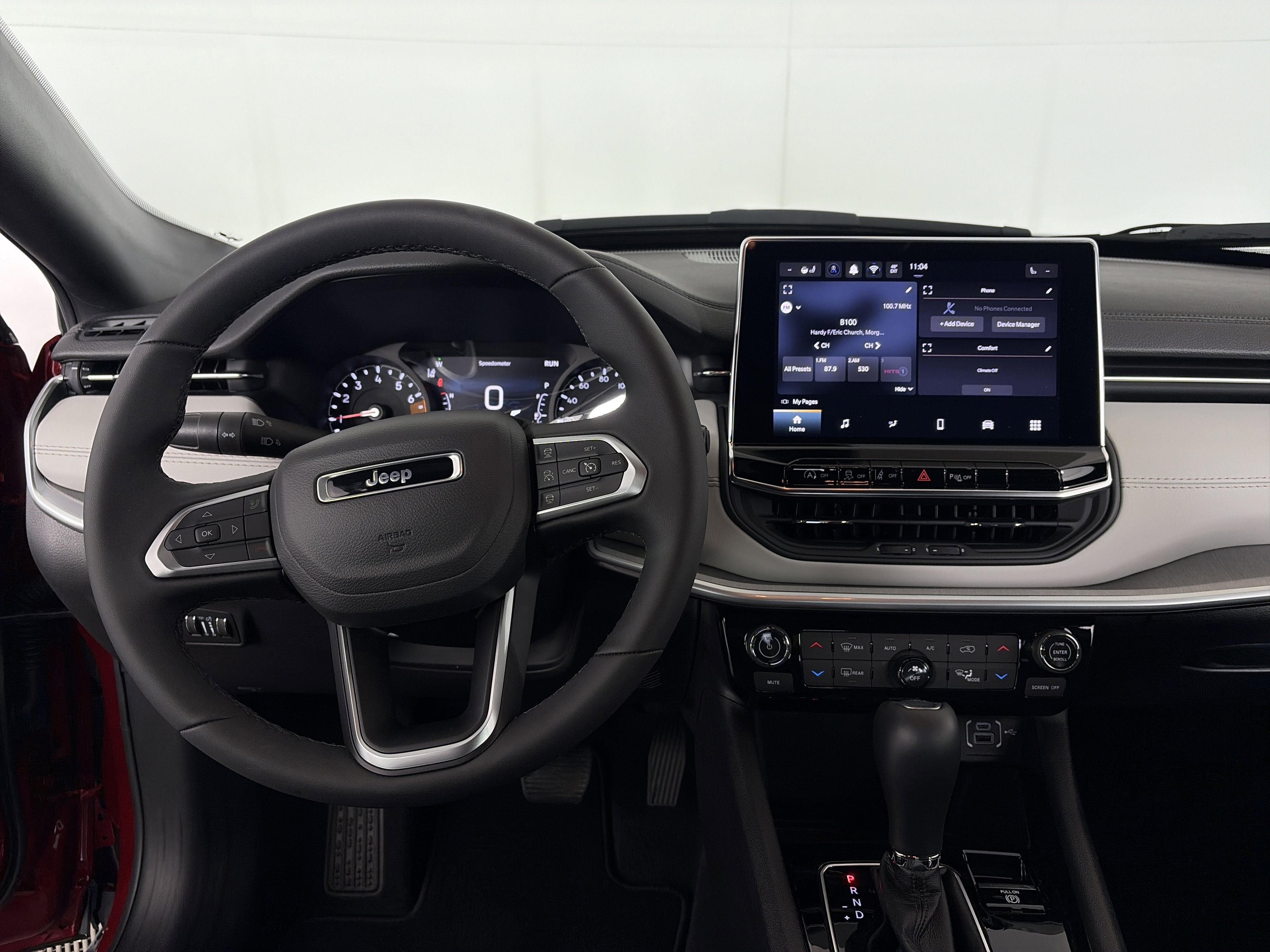 Used 2025 Jeep Compass Limited AWD/4WD image 3