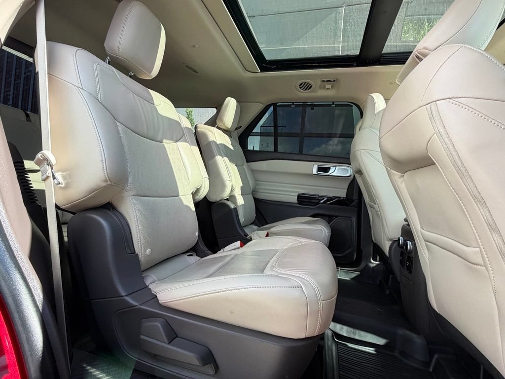 Used 2023 Ford Explorer Platinum w/ Technology Package AWD/4WD image 22