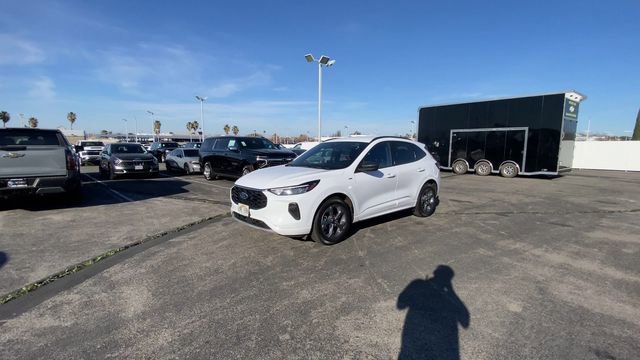 Used 2023 Ford Escape ST-Line FWD image 4