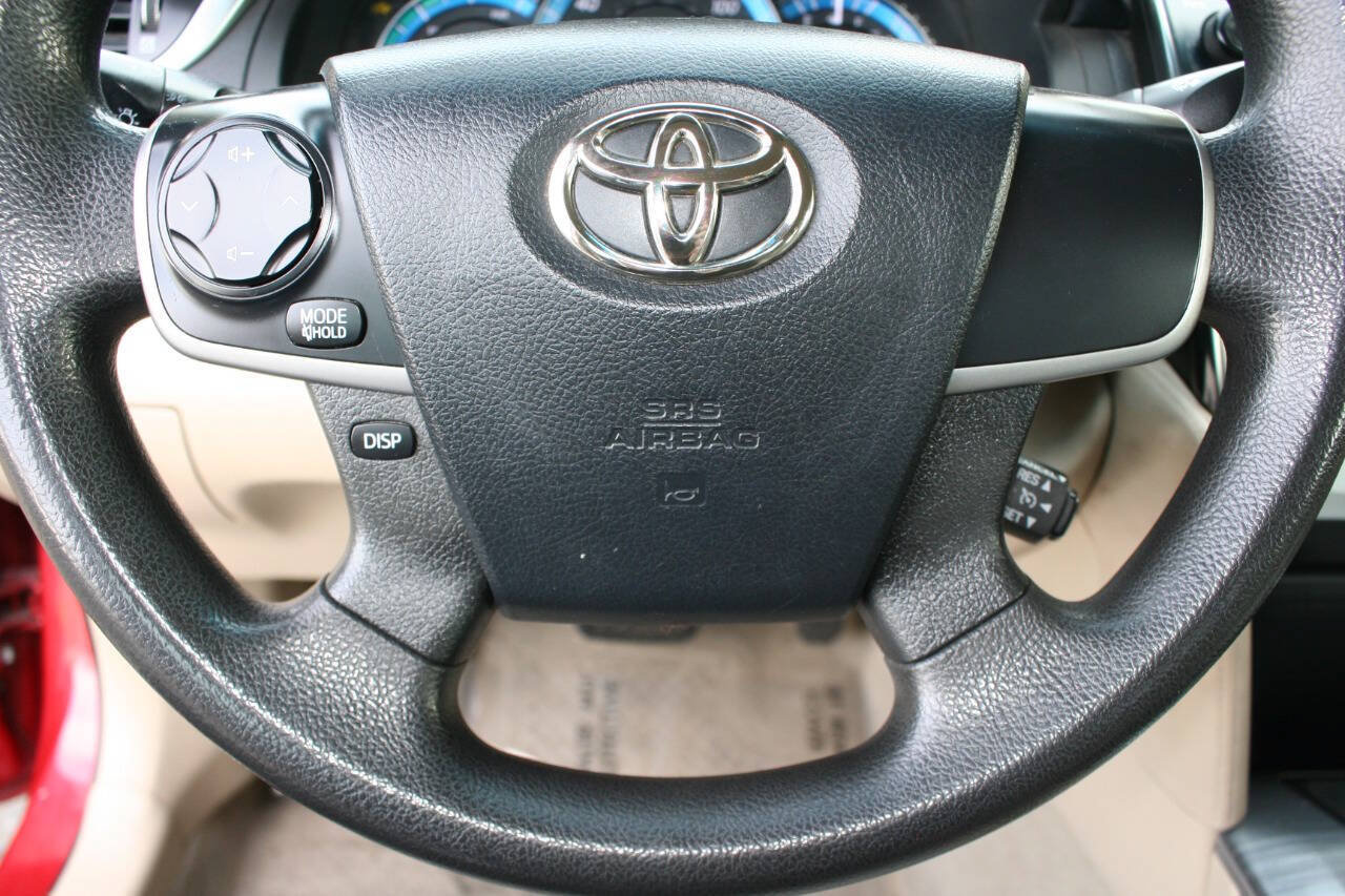 Used 2012 Toyota Camry LE w/ Preferred Accessory Pkg FWD image 17