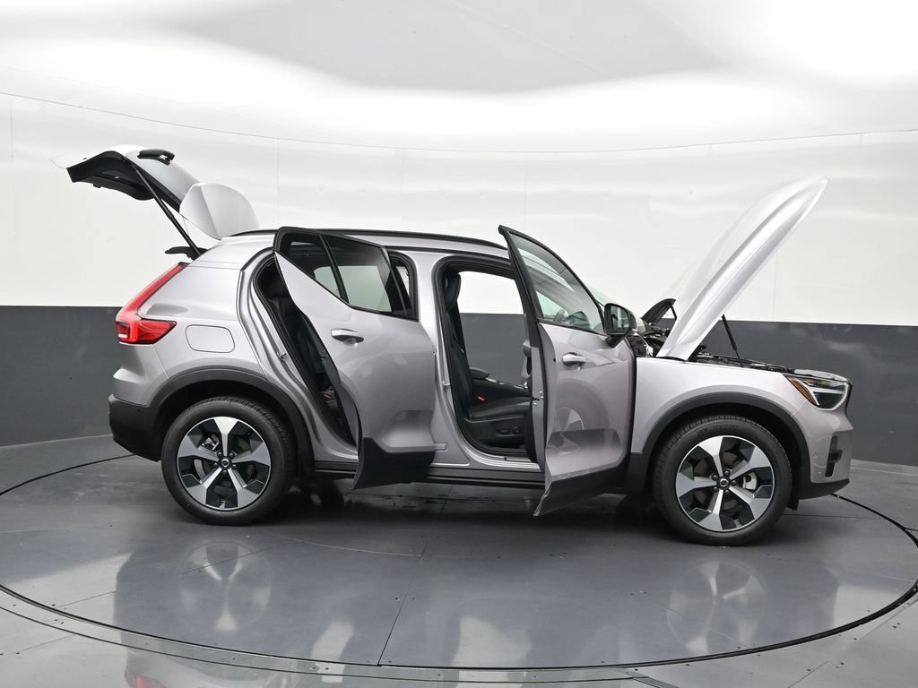 New 2026 Volvo XC40 B5 Plus w/ Climate Package AWD/4WD image 34
