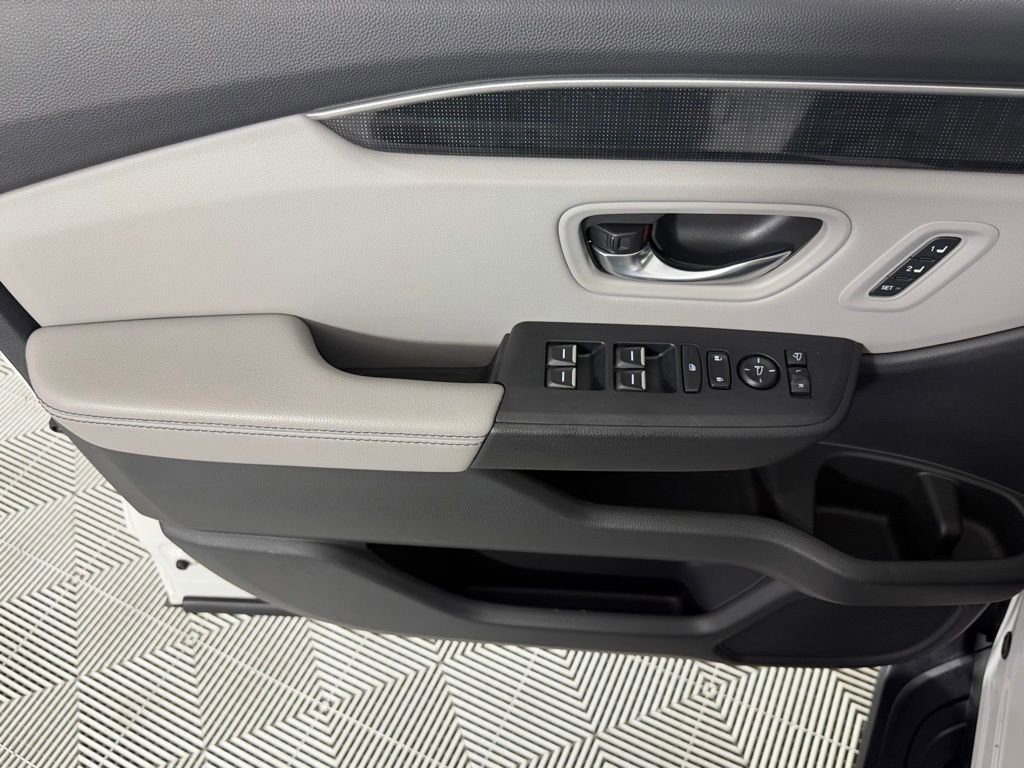 Used 2024 Honda Pilot Elite image 25