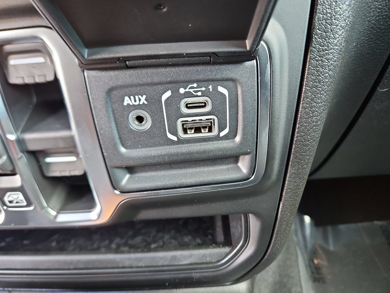 New 2026 Jeep Gladiator Sport AWD/4WD image 25