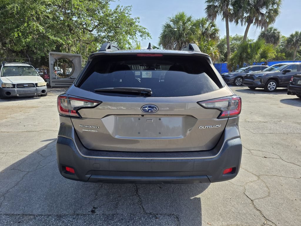 Used 2023 Subaru Outback Premium AWD/4WD image 4